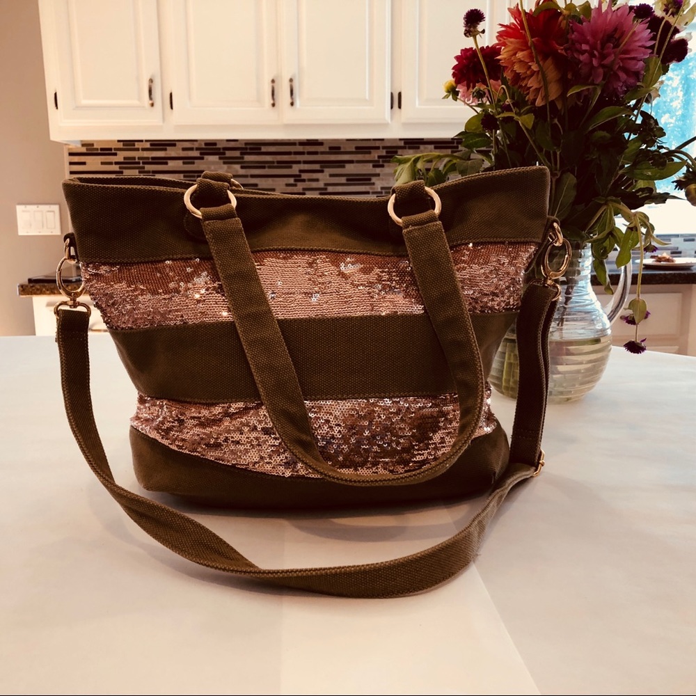 Olive green and rose gold tote ✨